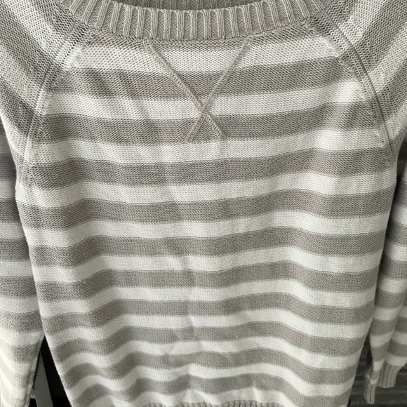 Girls Old Navy Striped Sweater - Picture 4 of 8